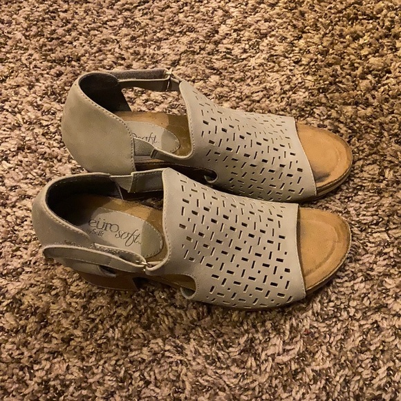 High heels - Picture 1 of 3